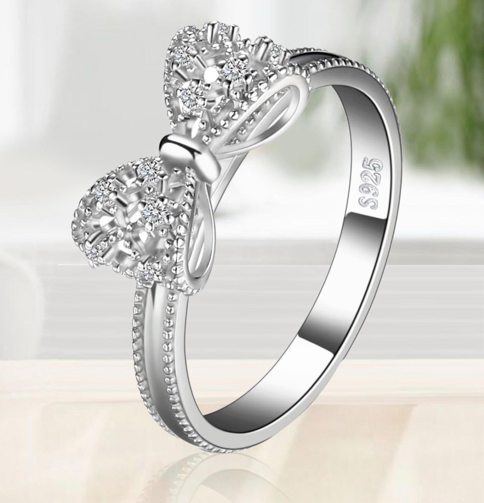 925 Sterling Silver Knot Ring Size 6 Cubic Zirconia Stones BRAND NEW