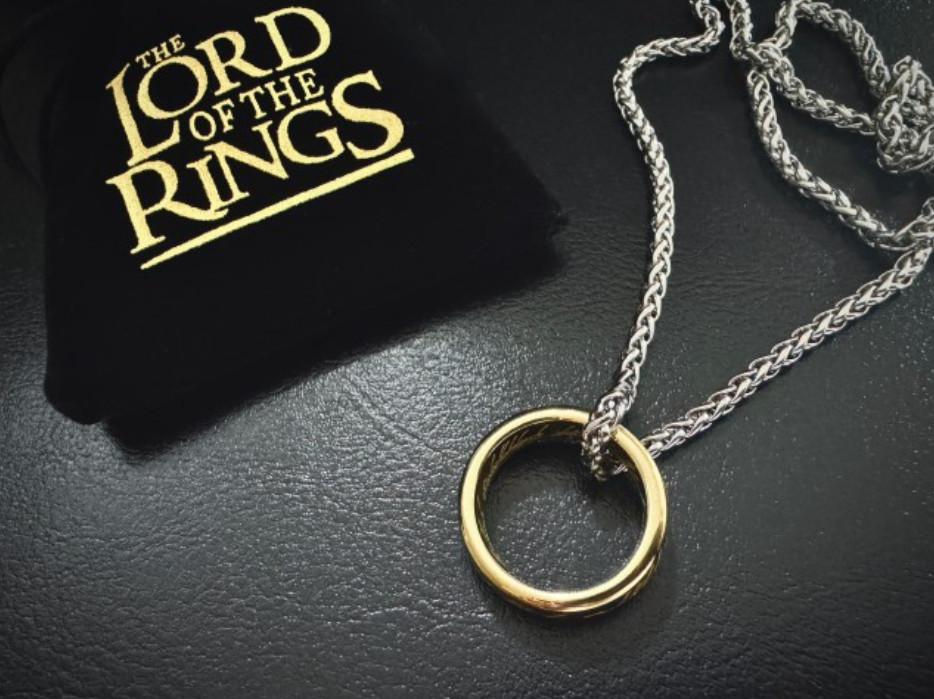 Lord of the Rings One Ring Necklace with Chain & Pouch – LOTR Movie Collectible