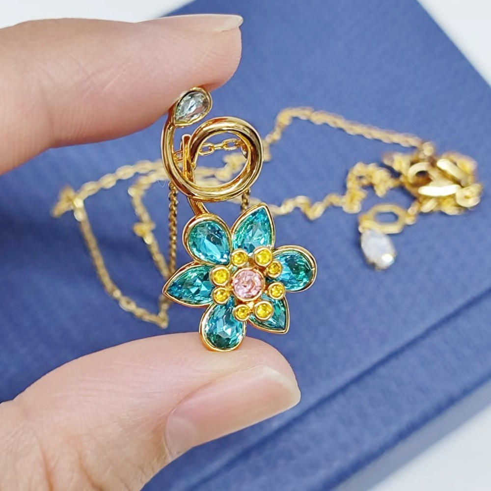 Swarovski Romantic Sweet Flower Petal Necklace