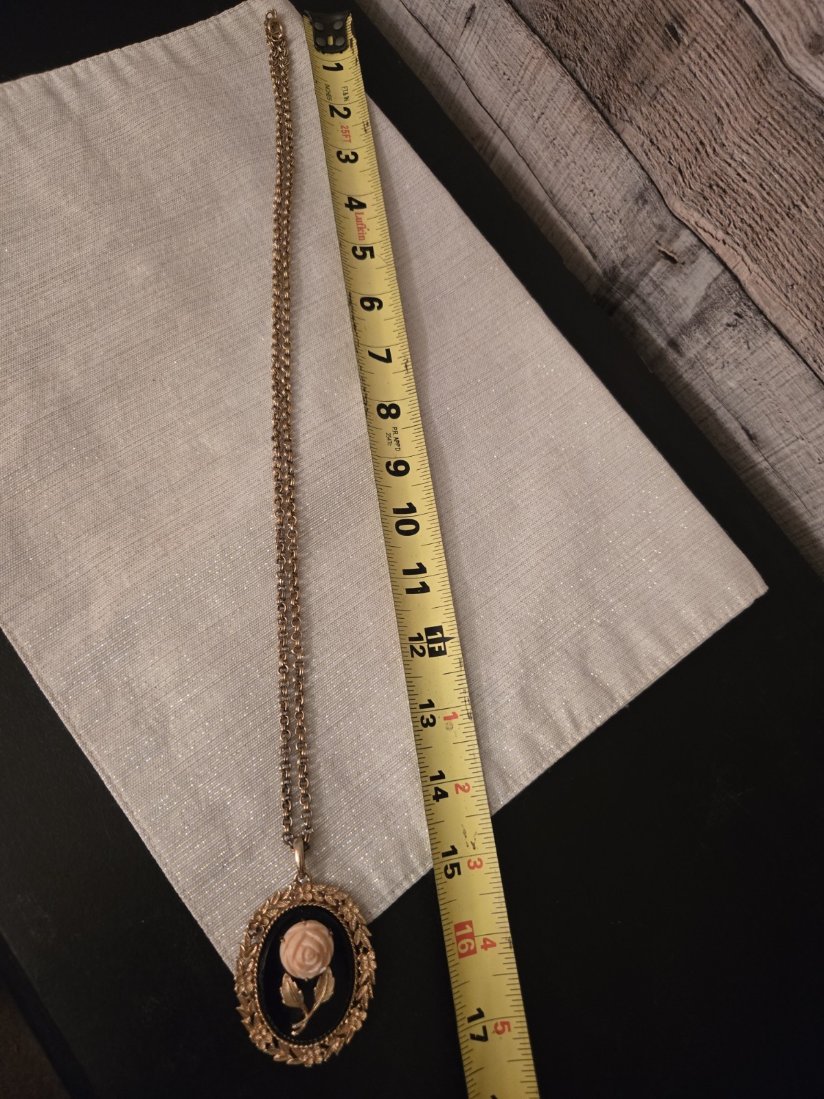 Vintage 1973 Avon “Serena Rose” mirror pendant necklace