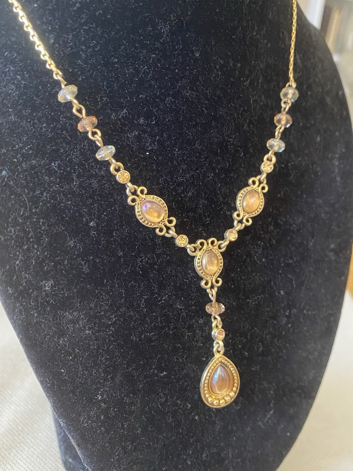 Avon 2007 Vintage gold tone Pastel Necklace drop pendant