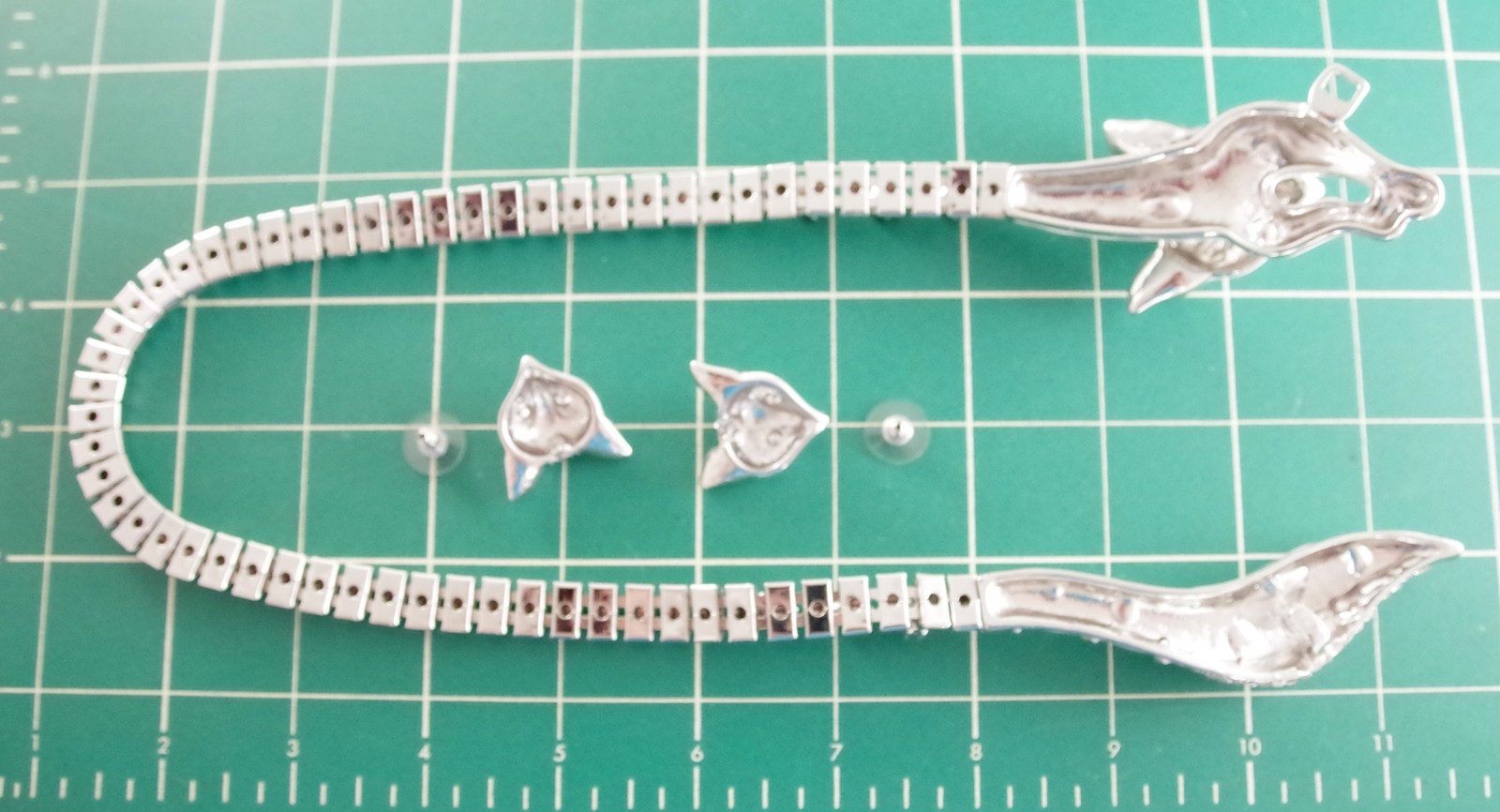 So Cute! BETSEY JOHNSON ARTIC FOX AB CRYSTAL RHINESTONE NECKLACE & EARRINGS SET