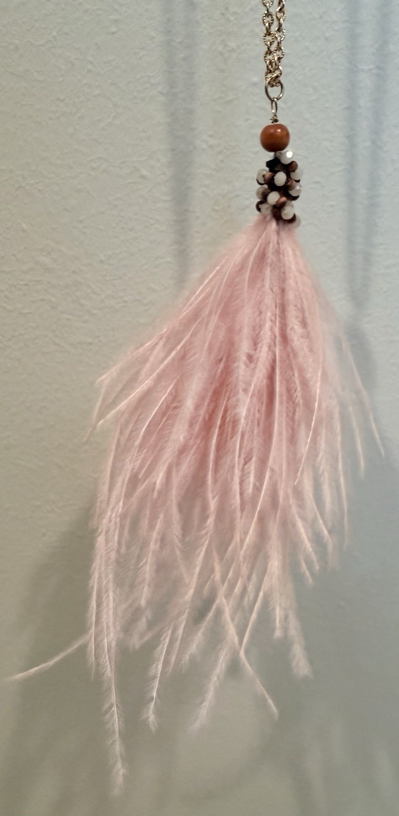 2000’s boho long necklace salmon pink feather tassel goldtone chain vintage