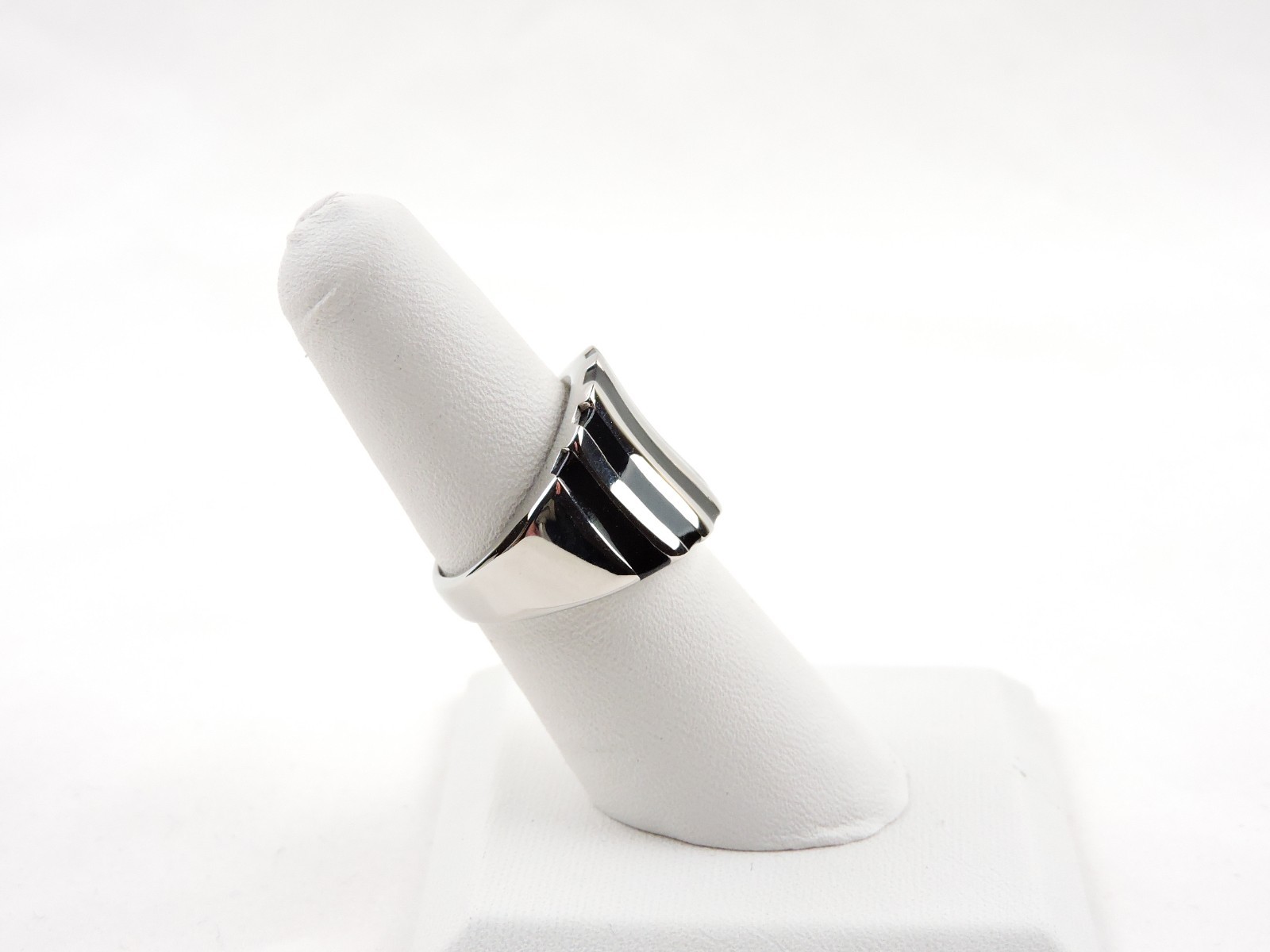Stainless Steel Wide Band Ring With Black Accents – Free Gift Packaging