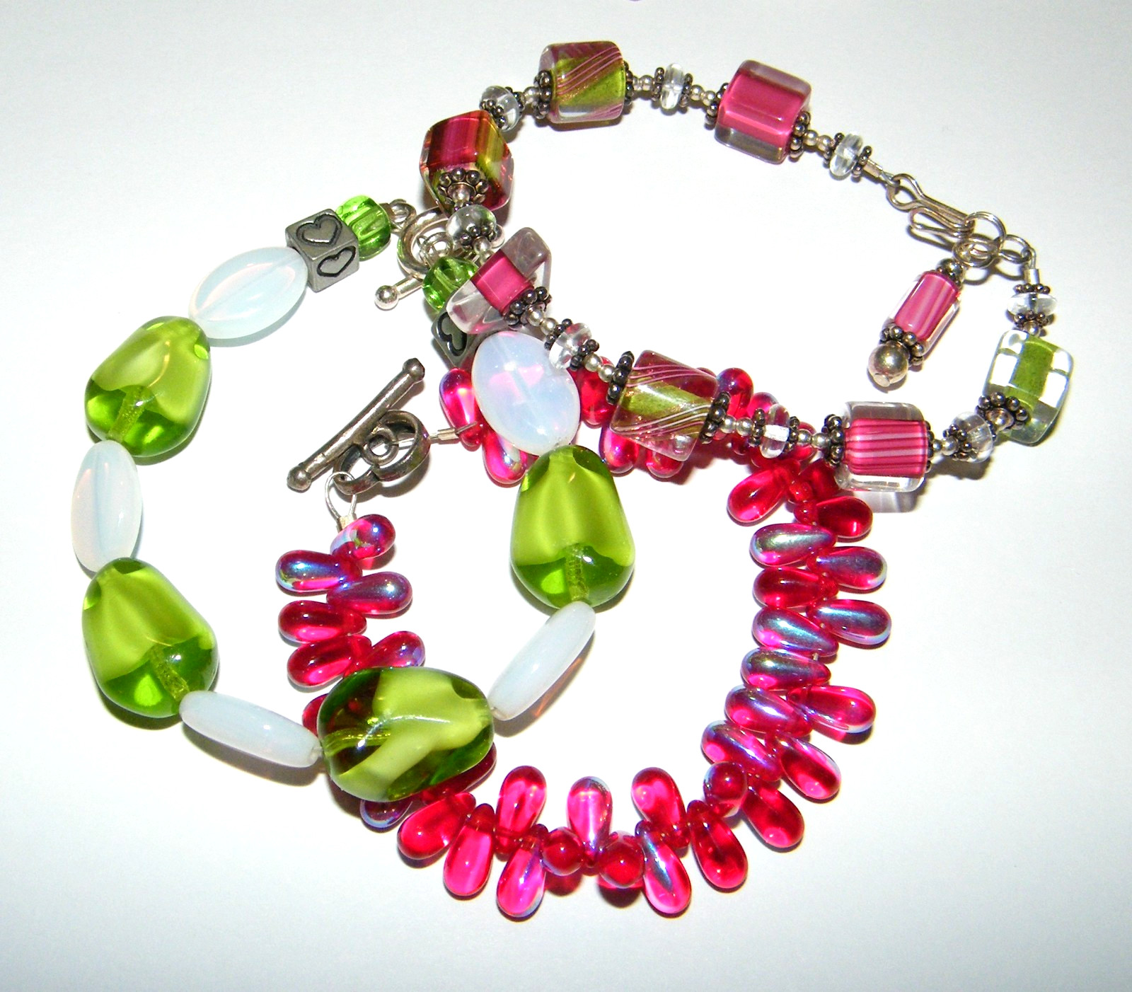 Jewelry Lot – 3 Glass Bead Bracelets – Multi Colors – 7″ to 7.5″ long