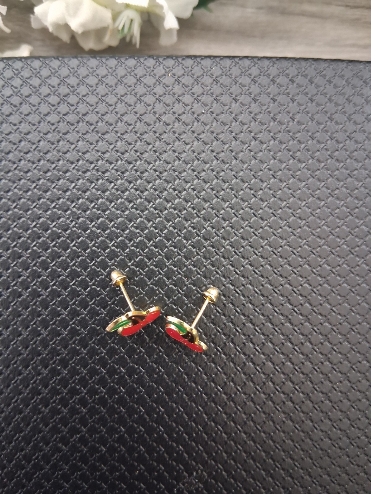 arete de cherry de oro de 10k MX/ 10k MX Gold Cherry Studs Earrings.