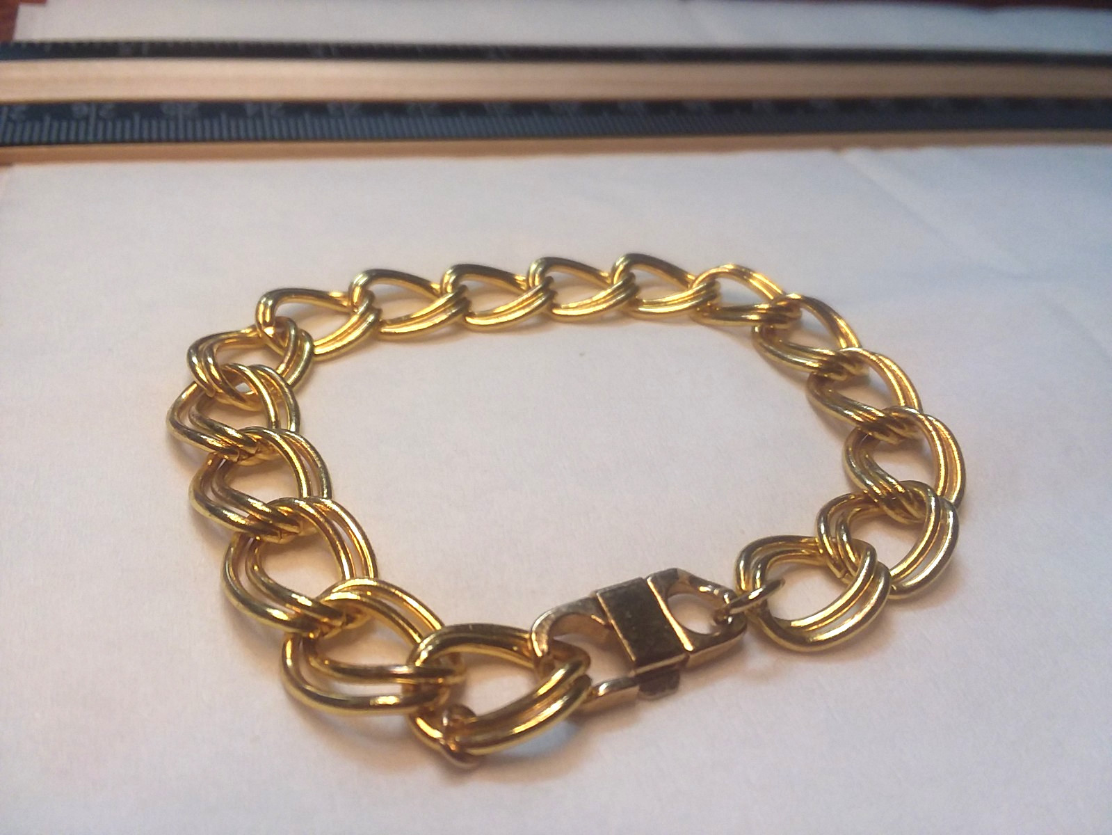 7 ” Double Link Gold Tone Chain W/ Unique Fold Over Clasp Bracelet 03-01-2026