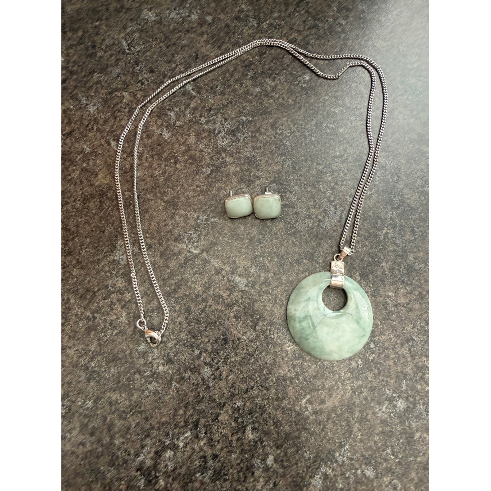 Vintage Green Jade Donut Pendant Necklace and Square Stud Earrings Jewelry Set