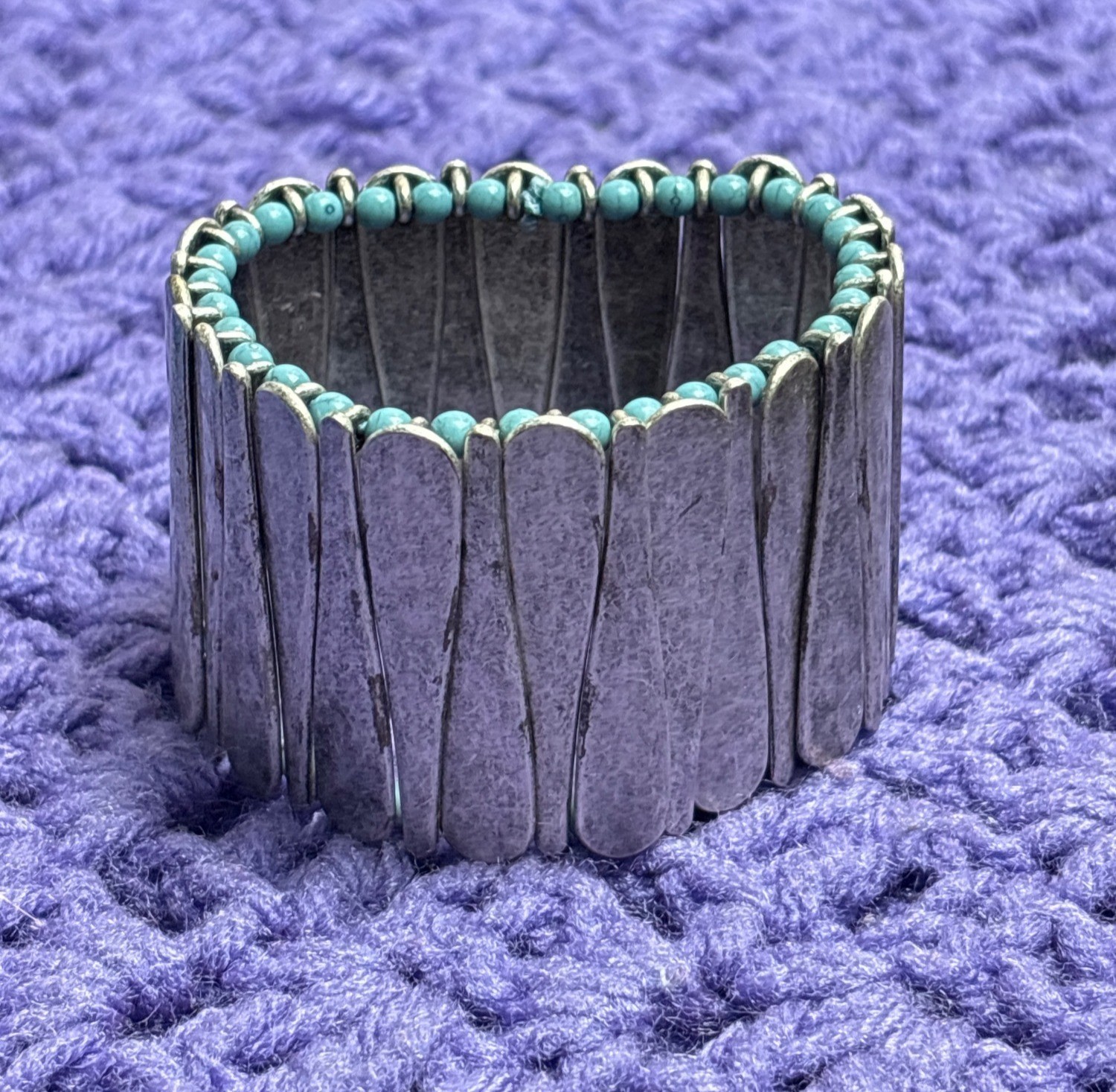 Silvertone Stretchy Bracelet Faux Turquoise Beaded 6.5 inches Unstretched