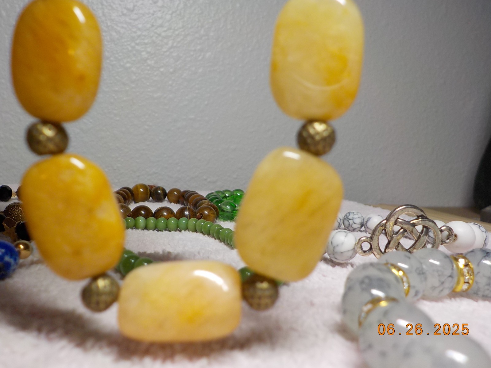 LOT OF 13 STRETCH BRACELETS/BANGLES GLASS/STONE/METAL/TIGERS EYE/LAPIZ 8.6 OZ