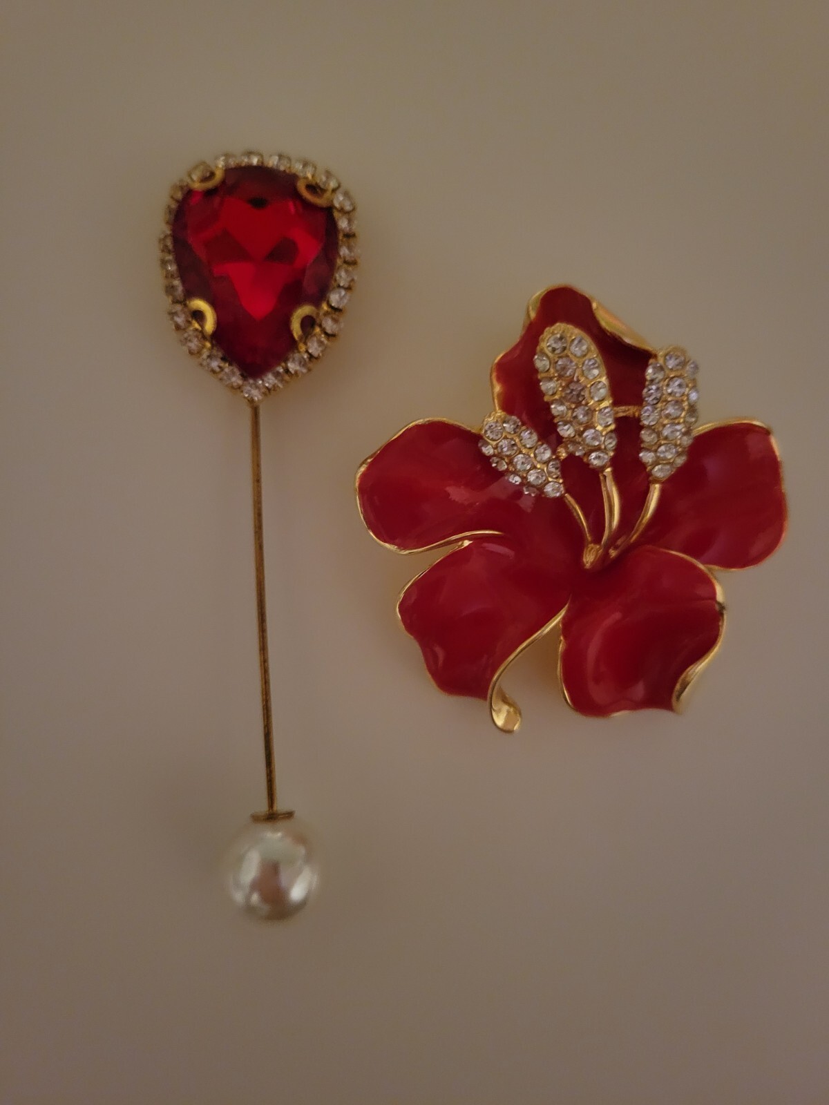 Red Rhinestone Flower Brooch Hat Pin Jewelry Stunning Holiday All Occasion E127