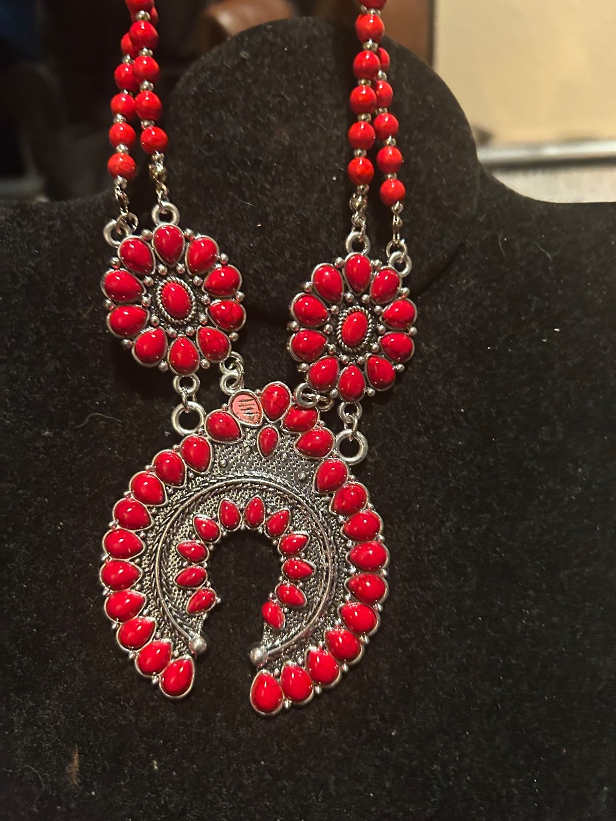 Exquisite Red Beaded Pendant Set