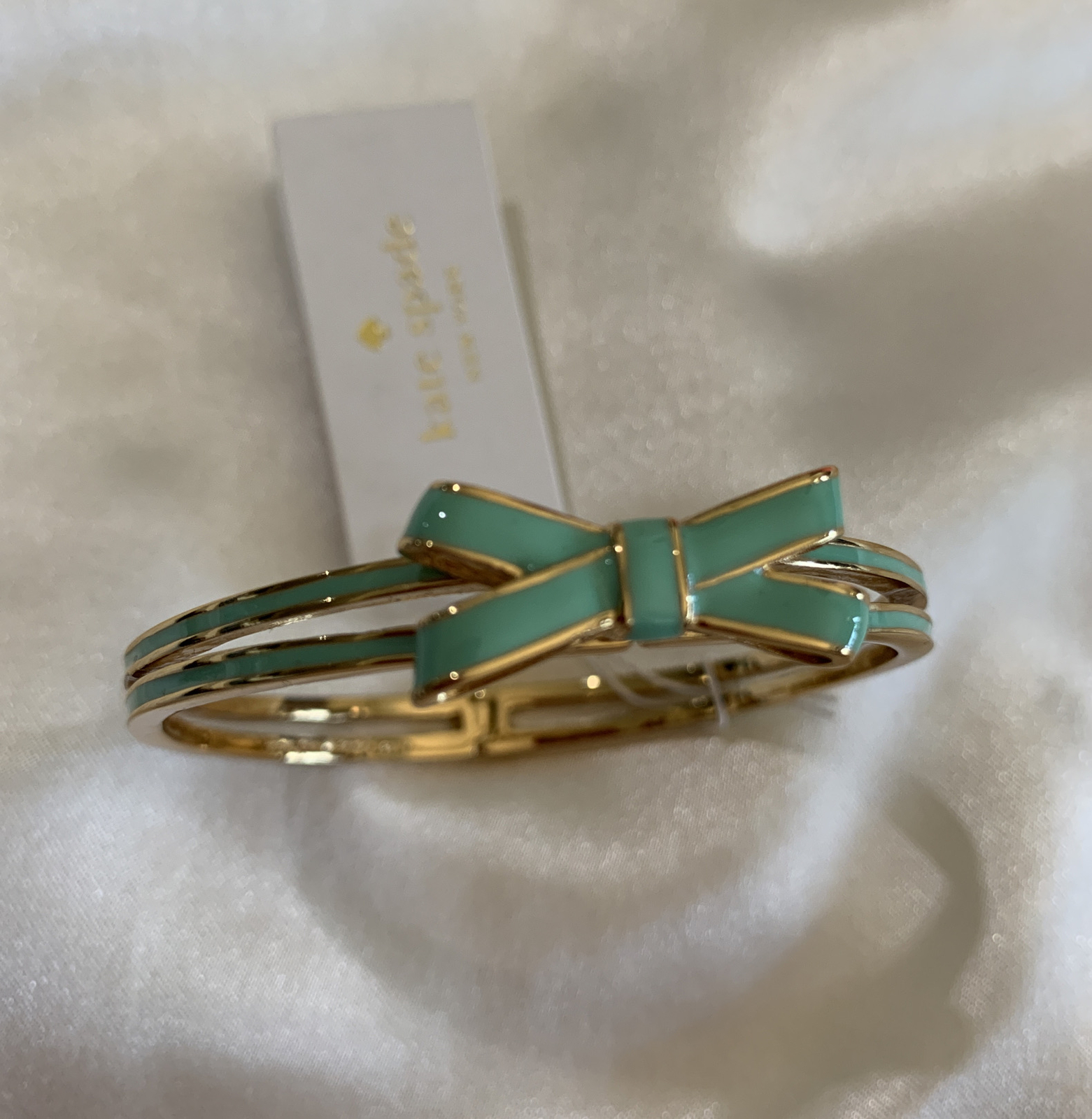 BRAND NEW 2015 W/TAG KATE SPADE DOUBLE BOW MINT GREEN GOLD TONE METAL BANGLE