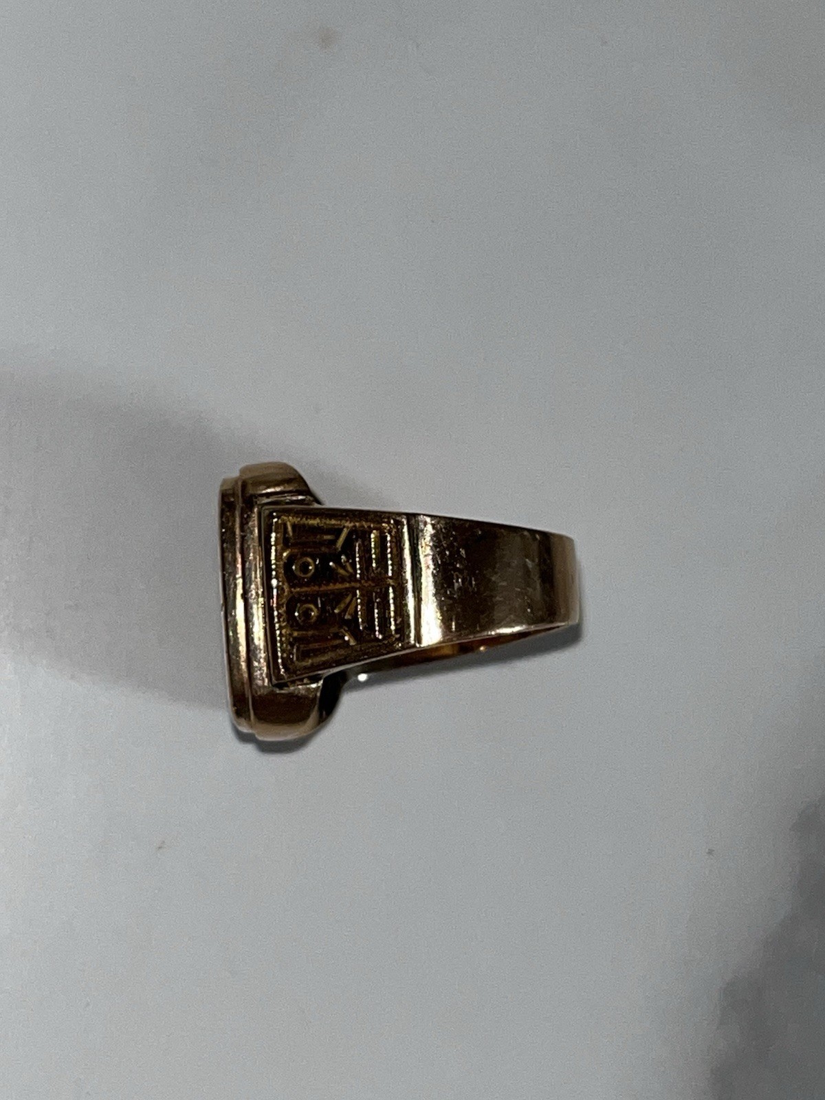 18K Yellow Gold Onyx Llama/Alpaca Signet Ring Size 9 Square Bezel Set