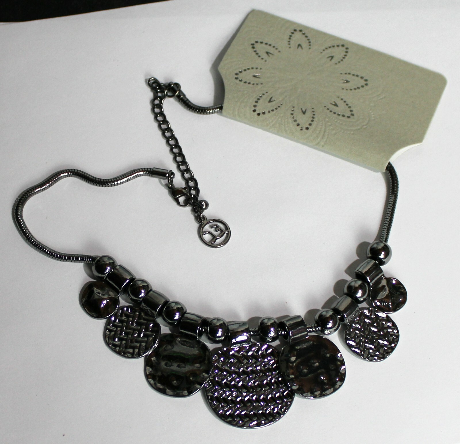 NWT Statement Necklace Great Gift Beautiful 19.5″ Silver Tone Metal beads discs