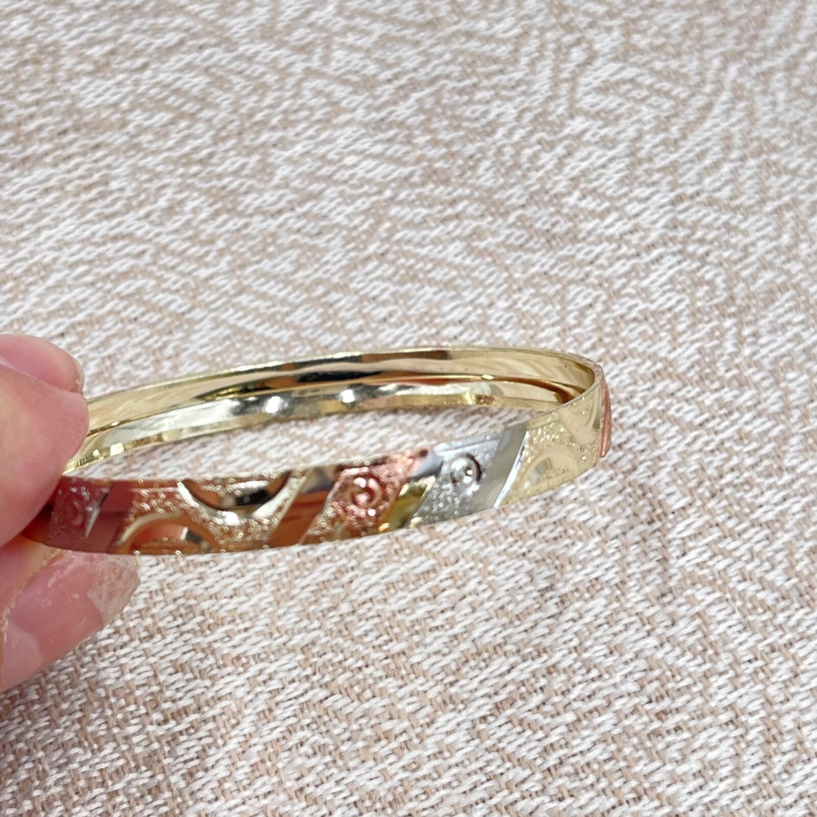 NEW 3-Color Metal Textured Bangle Bracelet Size 6 Goldtone Silvertone Coppertone