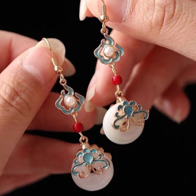 Chinese Style Butterfly Dangle Earrings Hanfu Qipao Womens Elegant Jewelry