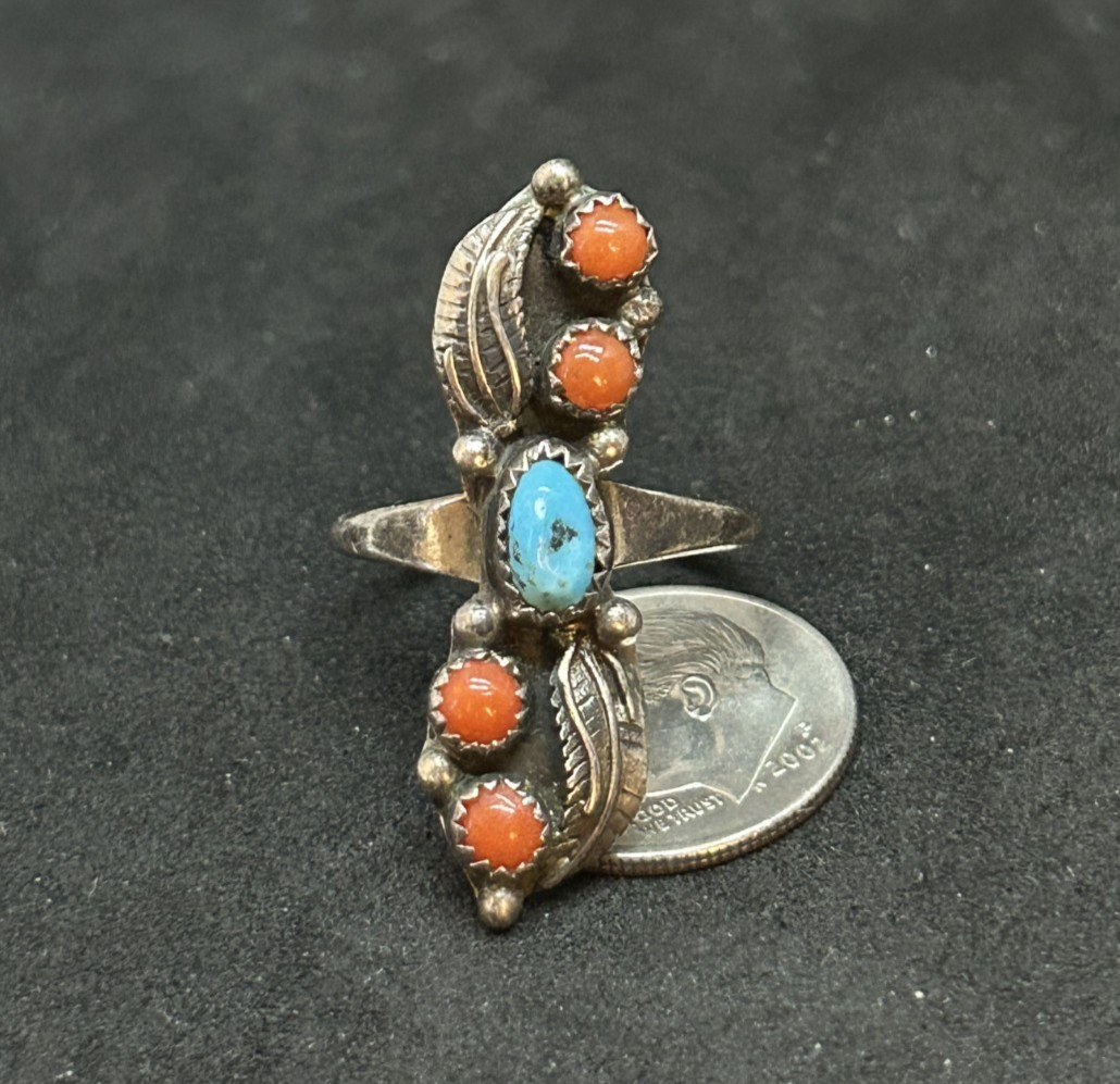 925 Sterling Blue and Red Turquoise Feather Ring 1in Sz 6.5 – 3.26g