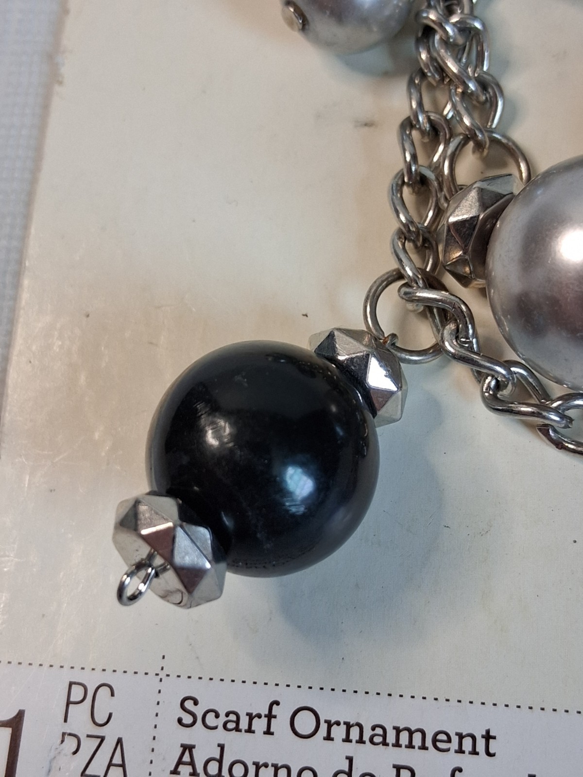 LaLiberi Silver Toned and Black Assorted Beads Curb Link Scarf Ornament Pendant