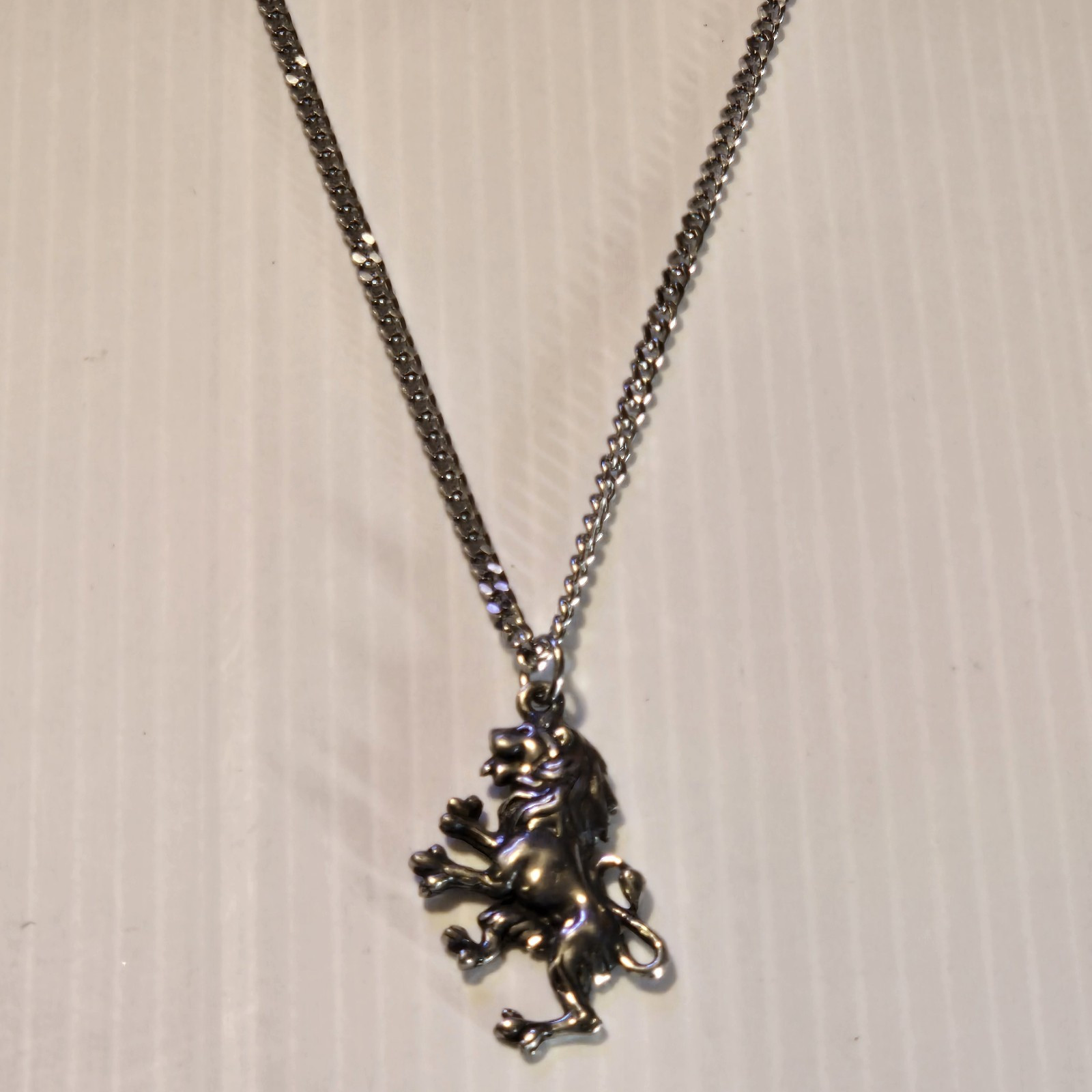 ENGLISH LION Pewter Pendant Charm /18″-24″ STAINLESS CURB CHAIN NECKLACE