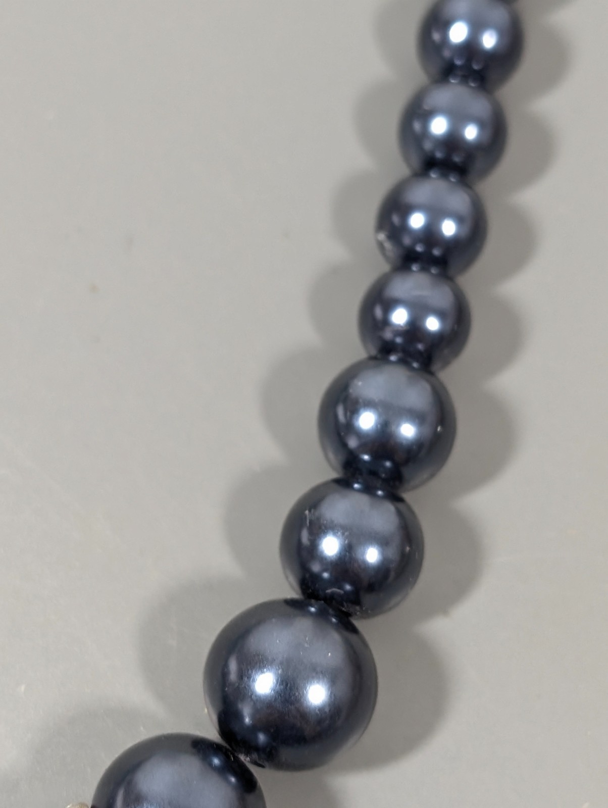 Elegant Gray Faux Pearl Rhinestone Graduated Bead Necklace Retro 20 in