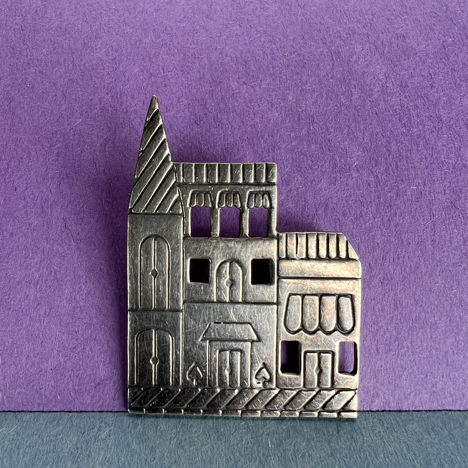 925 Sterling Silver Home House Brooch Pin Lapel Chunky Well-Made 0.5oz