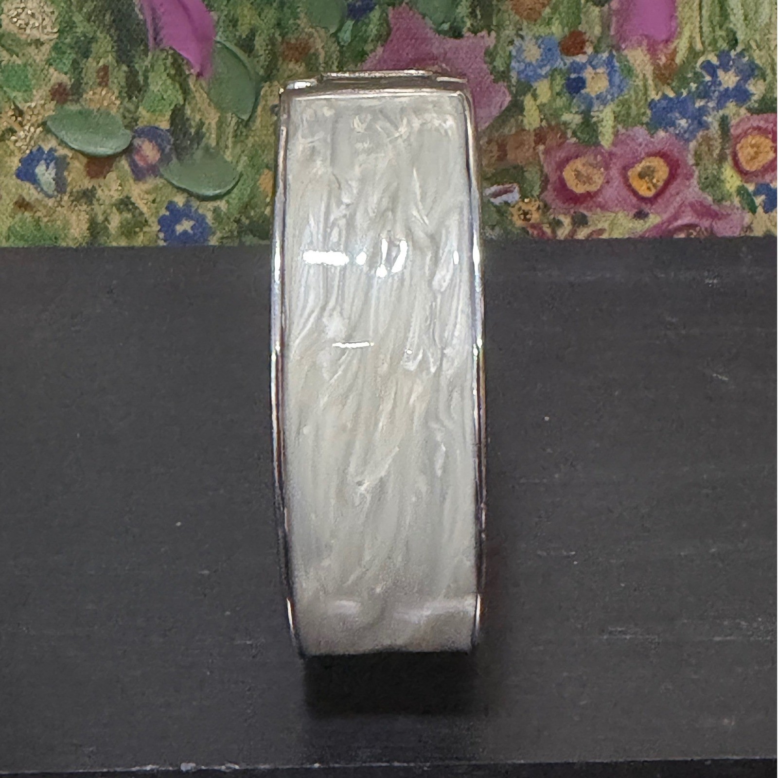 Hinged Bangle Bracelet Women 7in Cream Silver Marbled Enamel Good UNBRANDED