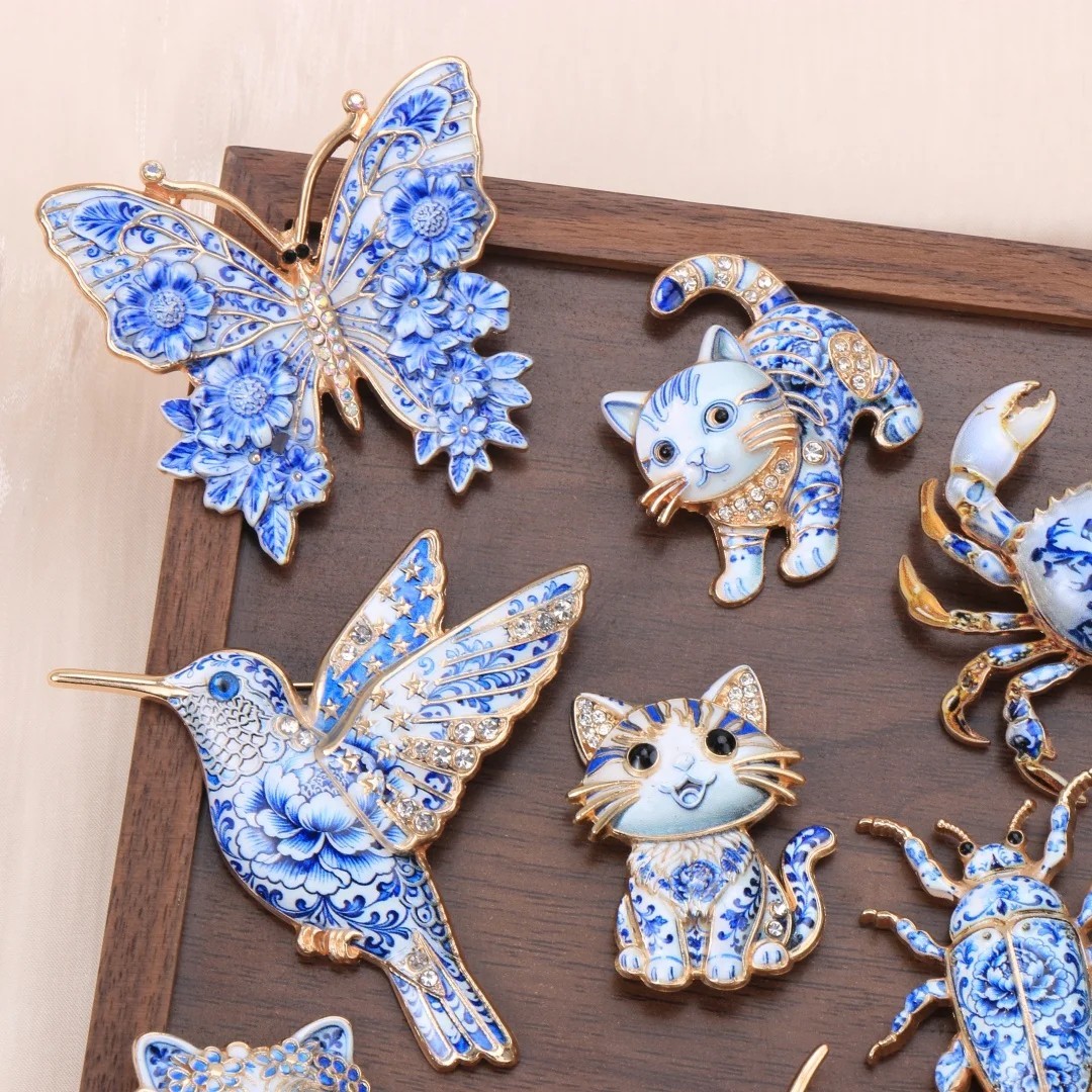 Enamel Animal Brooch Butterfly Cat Hummingbird Frog Crab Fox Crystal Lapel Pin