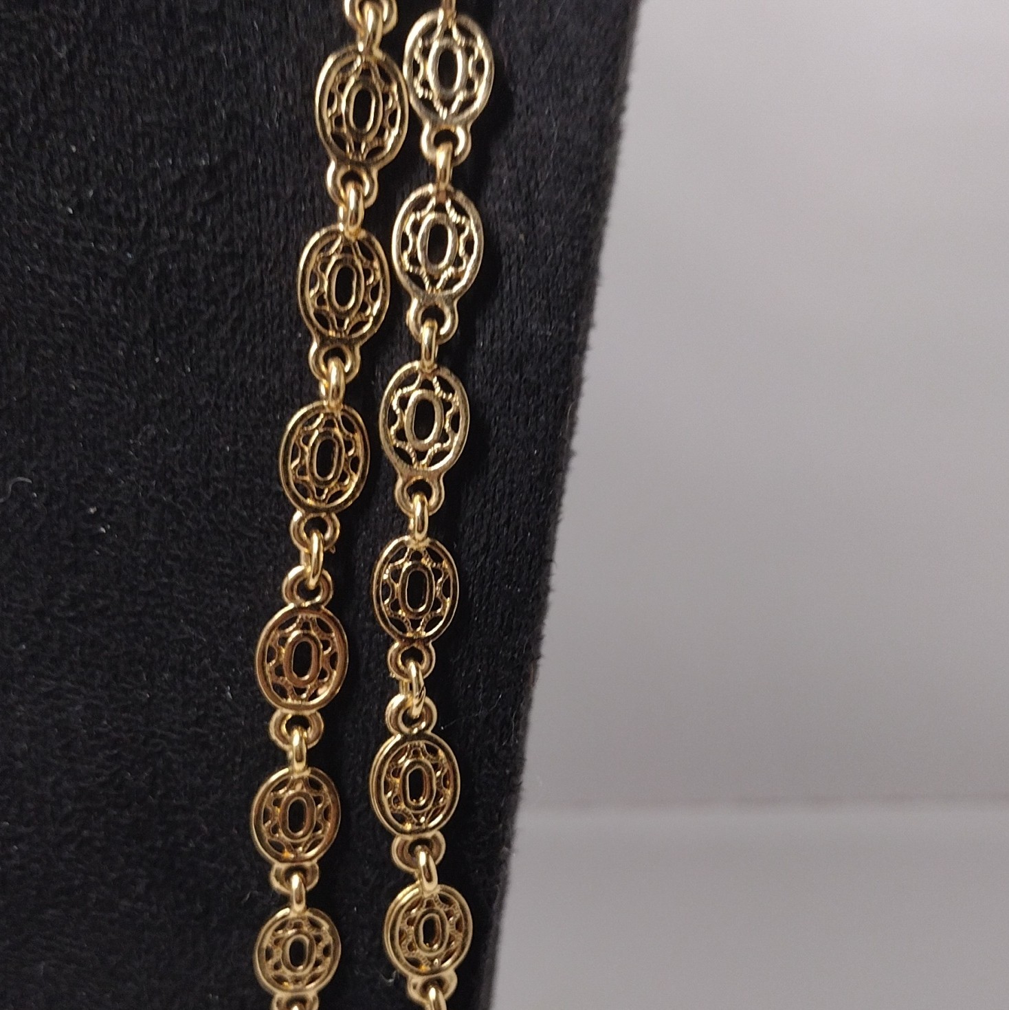Gold Tone Oval Link Chain Necklace 27in Adjustable Spring Ring Clasp No Stone