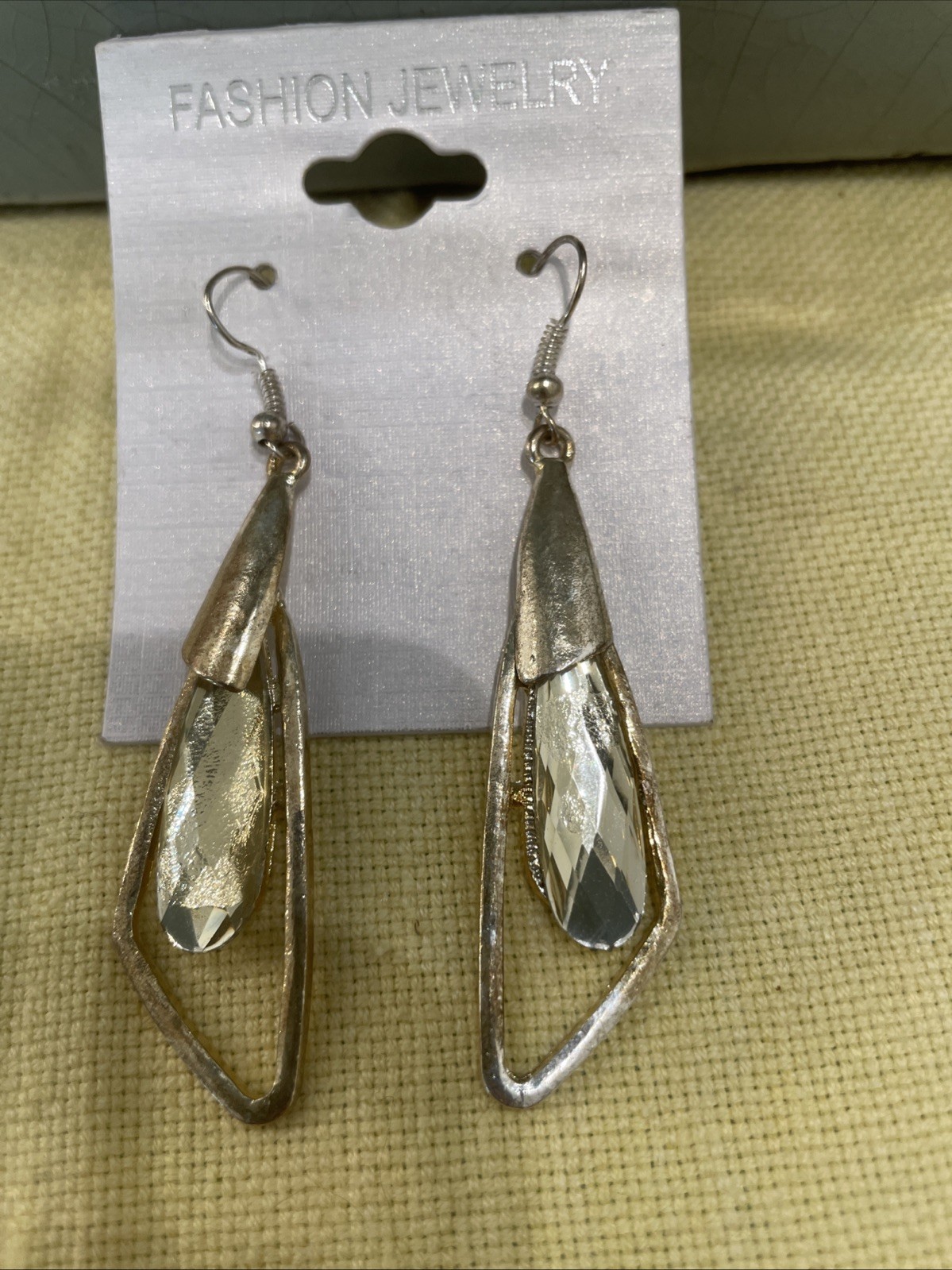 Unbranded Silvertone Dangle Earrings New 2.5”