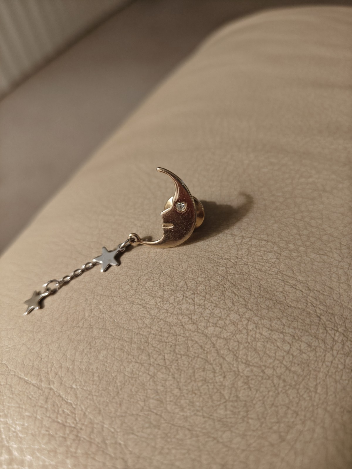 Avon Vintage Gold-tone Moon & Stars Dangle Pin, Celestial, Clutch Back