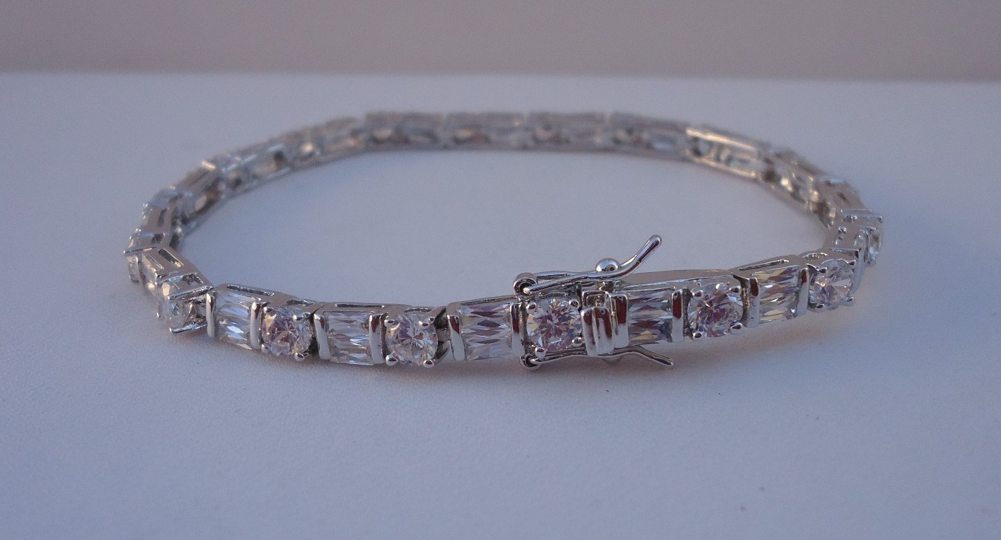 925 STERLING SILVER LADIES TENNIS BRACELET18ct LAB CREATED DIAMOND / 7.5” LONG