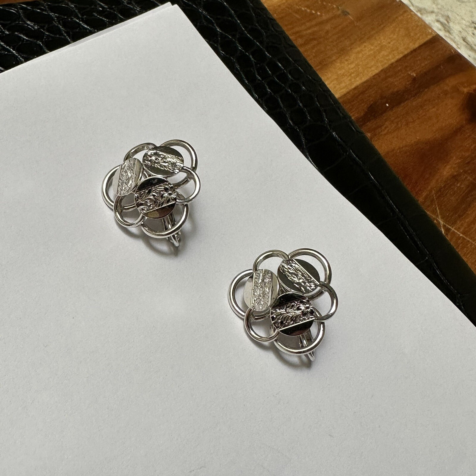Signed SAC – Silver Tone Clip-on Clip On Earrings