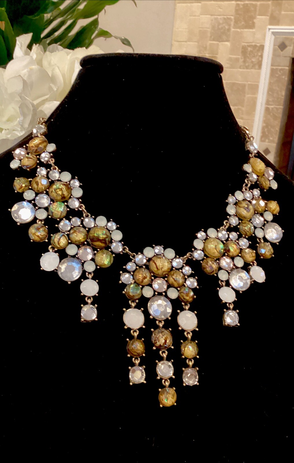 Boston Proper Gorgeous Resin Stone Antique Gold Statement Necklace-MSRP-$129-NWT