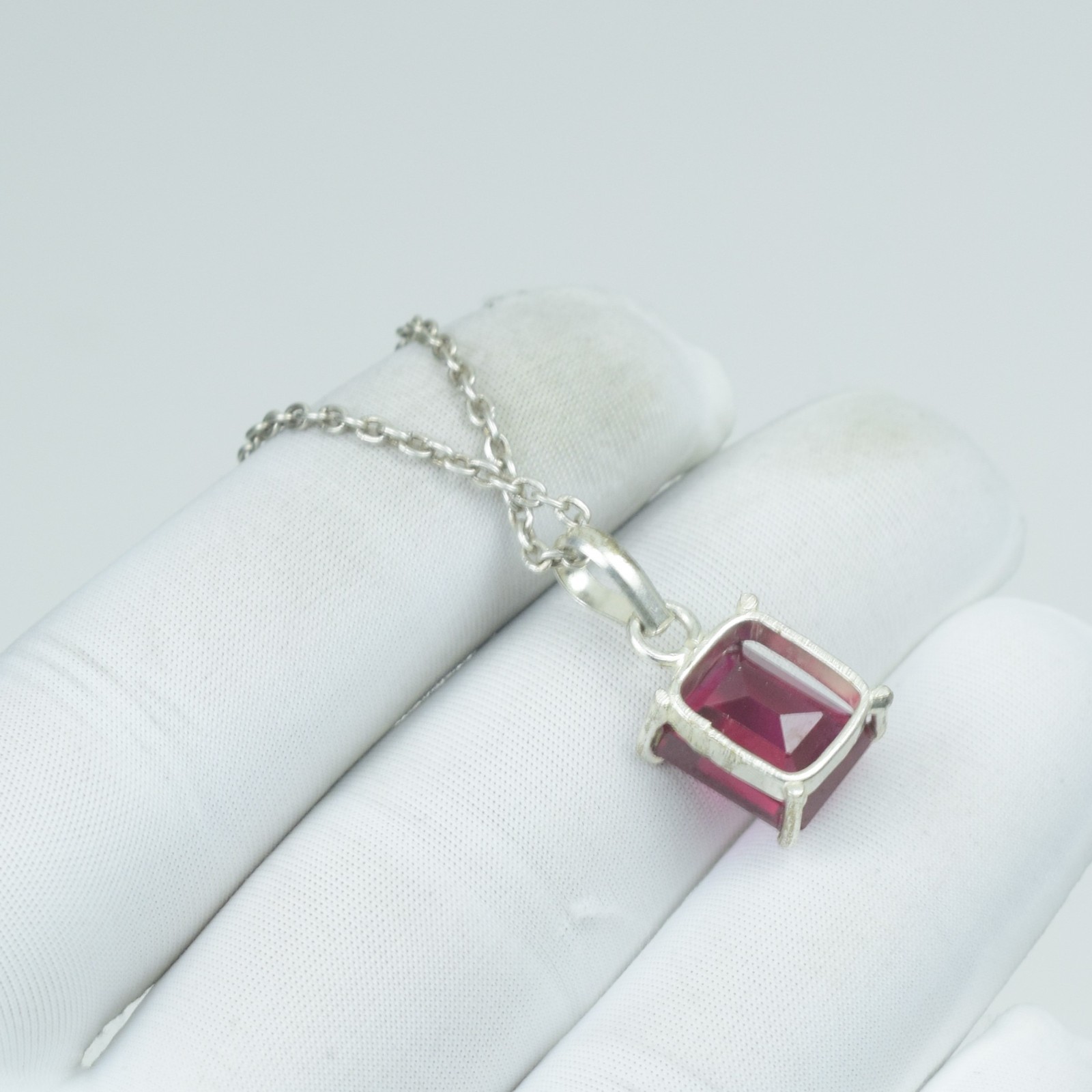 AAA Ceylon Minimalist Sterling Silver Red Garnet Necklace, Gift For Ladies 15Cts