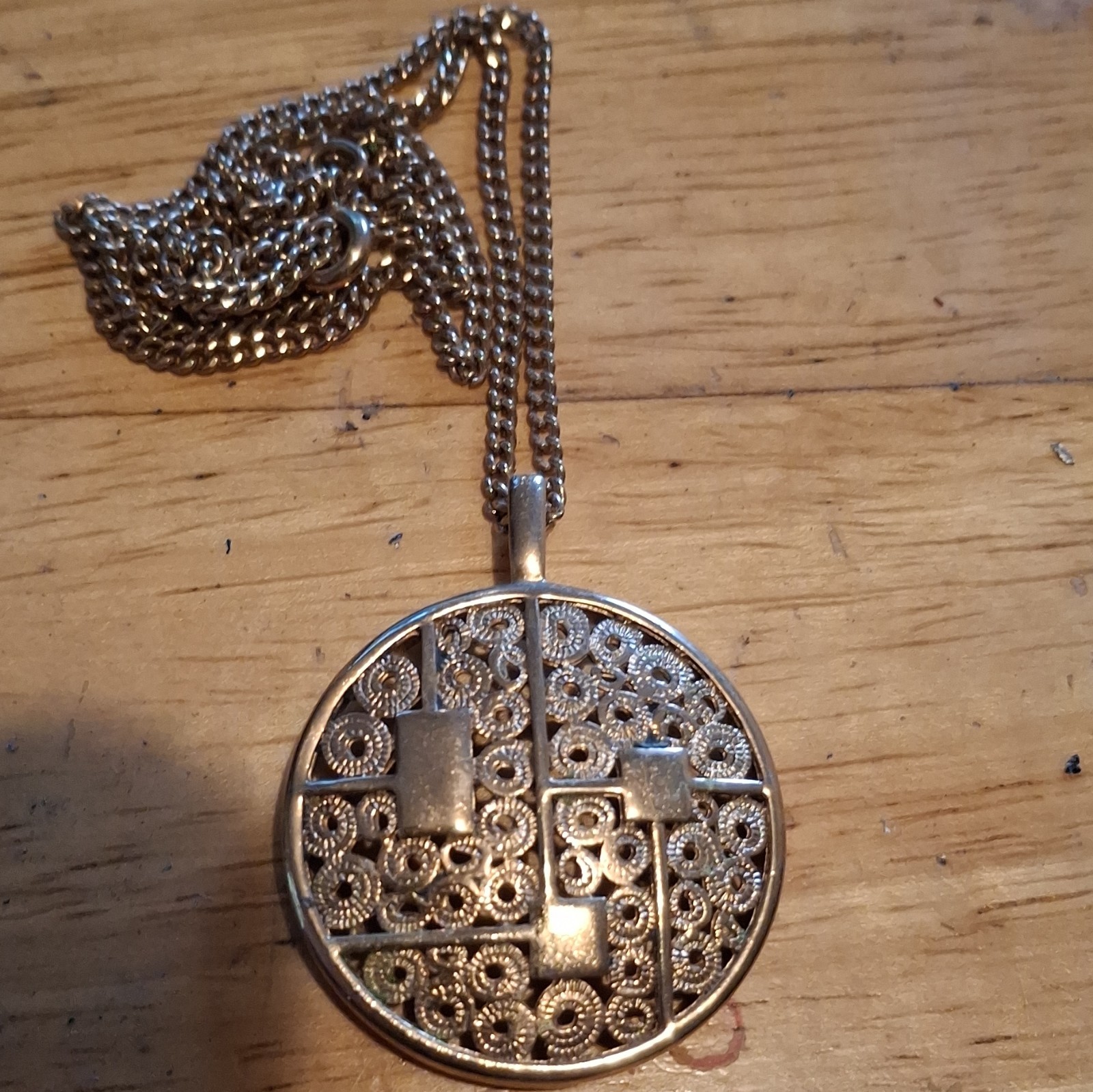 Cousin Silver Tone Metal Round Filigree Coin Pendant Necklace w/ Cable Chain