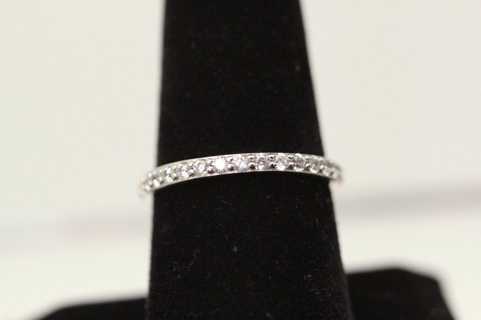 925 Sterling Silver Size 9 Round Cubic Zirconia Band Ring 2.7 Grams (RIN8894)