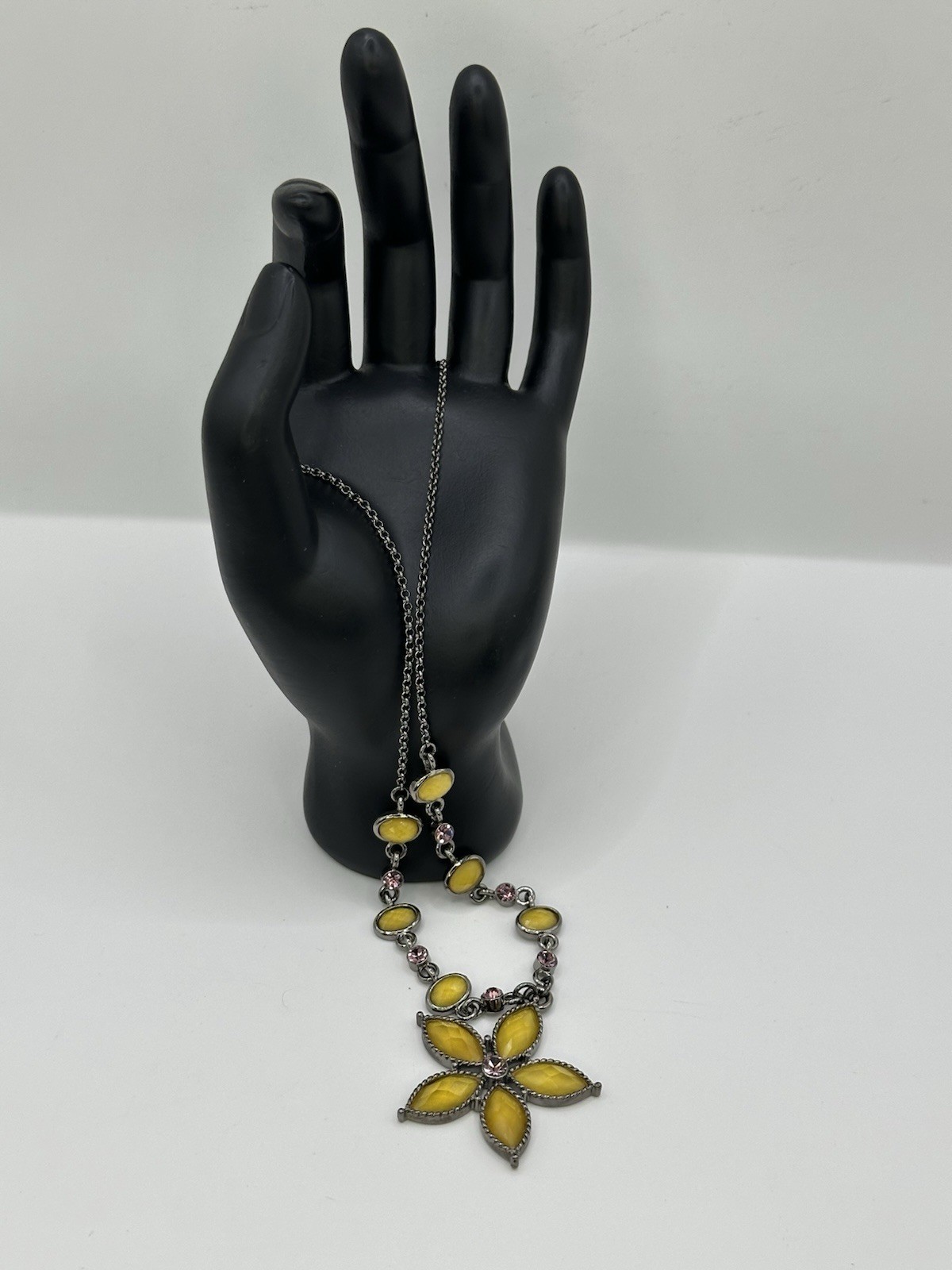 Park Lane Yellow Flower Pink Rhinestone Gunmetal Gray Chain Ashley Necklace Y2K