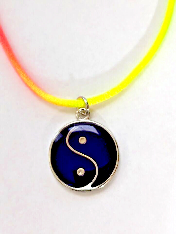 NEW Rainbow Ying Yang Mood Necklace Color Change Pendant Liquid Crystal Thermo