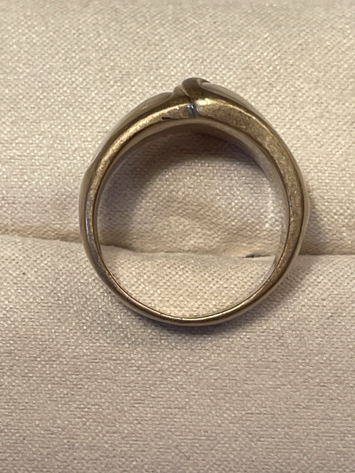 Lia Sophia Retired Sunbeam Mother of Pearl inlay Gold-Tone Band Size 8