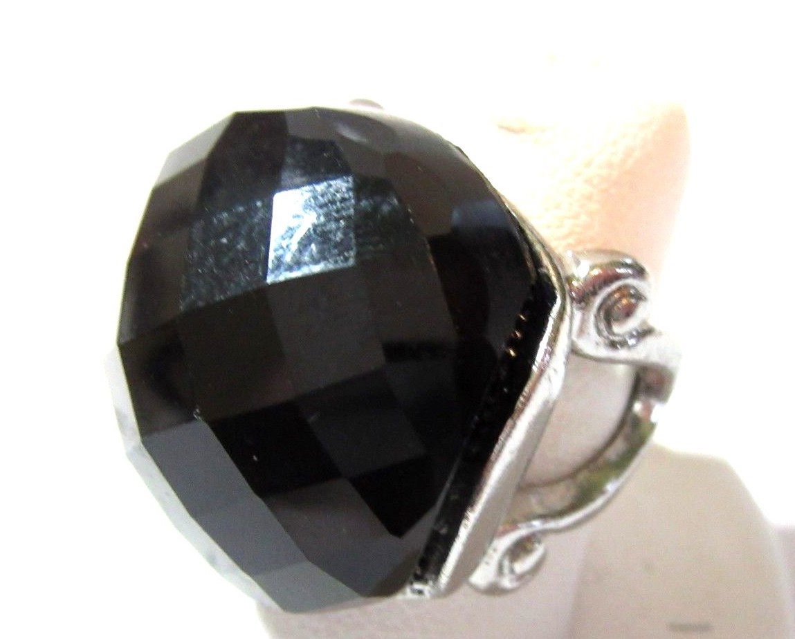 LARGE MULTIFACETED BLACK DOME PLASTIC AND SILVER TONE METAL RING SIZE 7 MODERN
