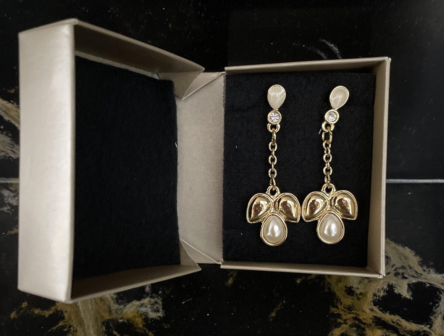 ESIKA WOMENS IMPORTED GOLD TONE EARRINGS PHANTASIA 210080896 IN ORIGINAL BOX