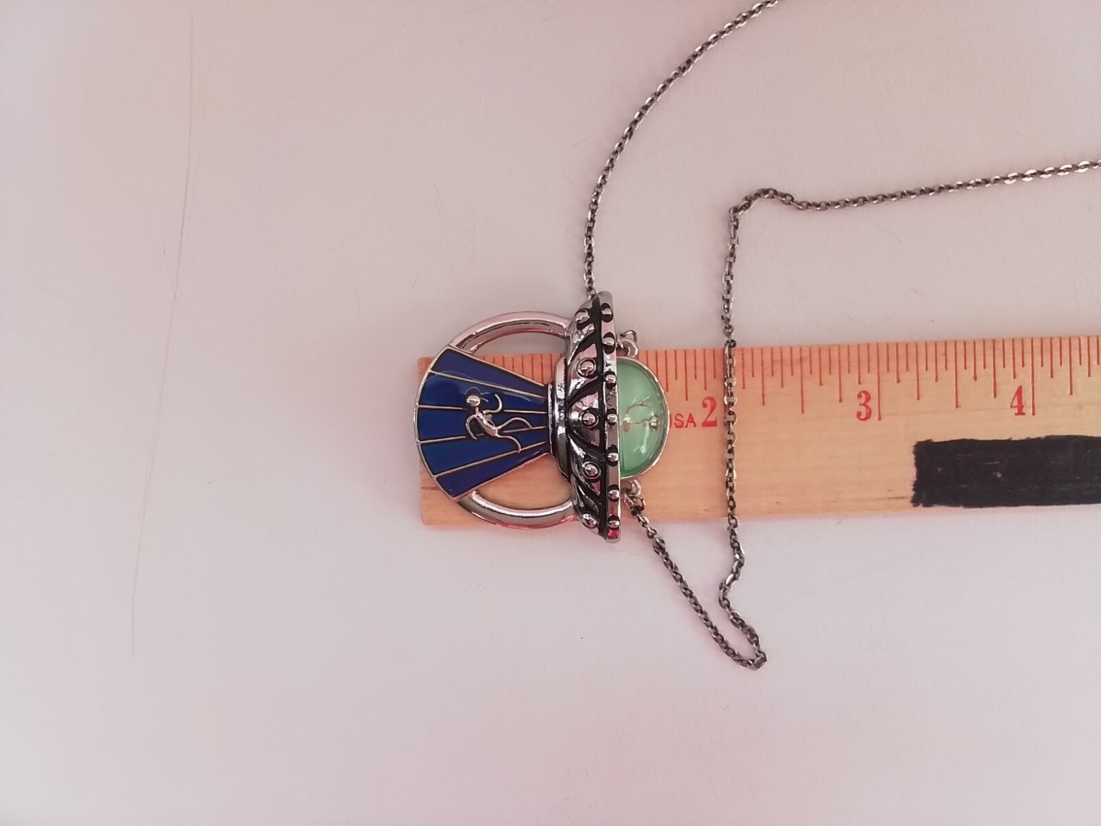ALIEN ABDUCTION FLYING SAUCE SILVER TONE PENDANT NECKLACE (CHANGES COLORS)