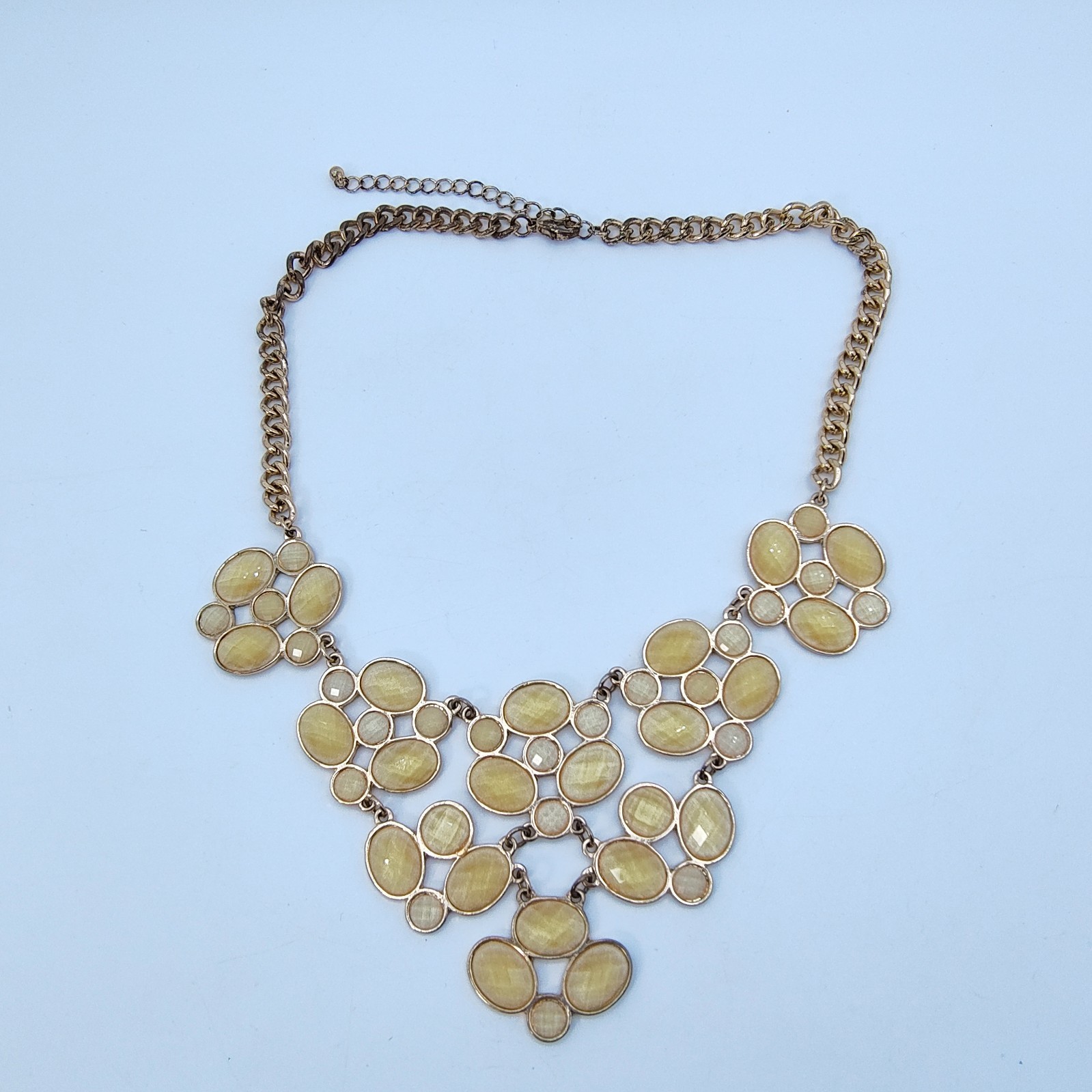 Maximalist Mod Style Bib Statement Necklace Gold Tone Faceted Acrylic
