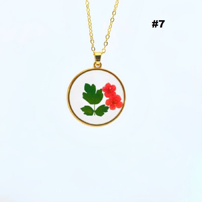 Resin/Glass Floating Pendant Natural Real Dried Flowers 18″ Chain Necklace
