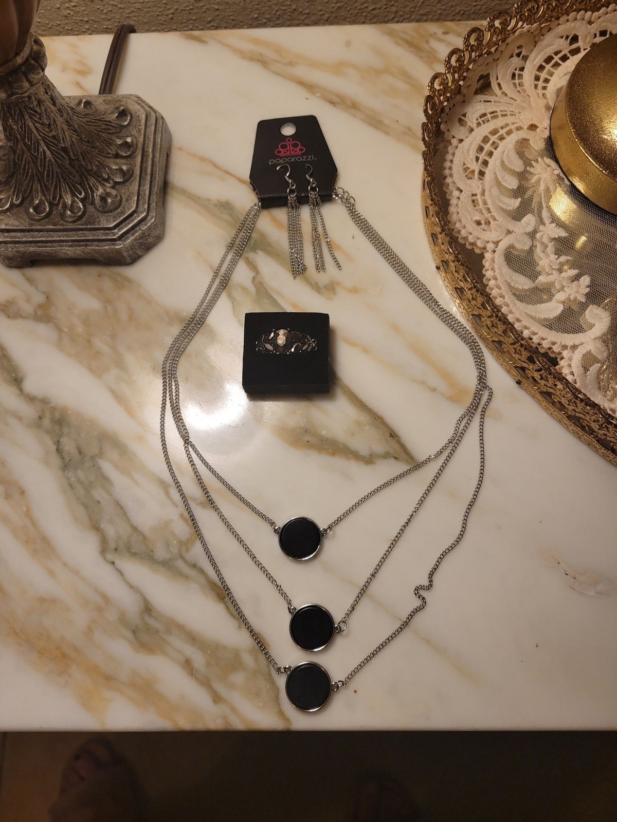 Paparazzi 3 layered chain with black round stones with stretchy black ring