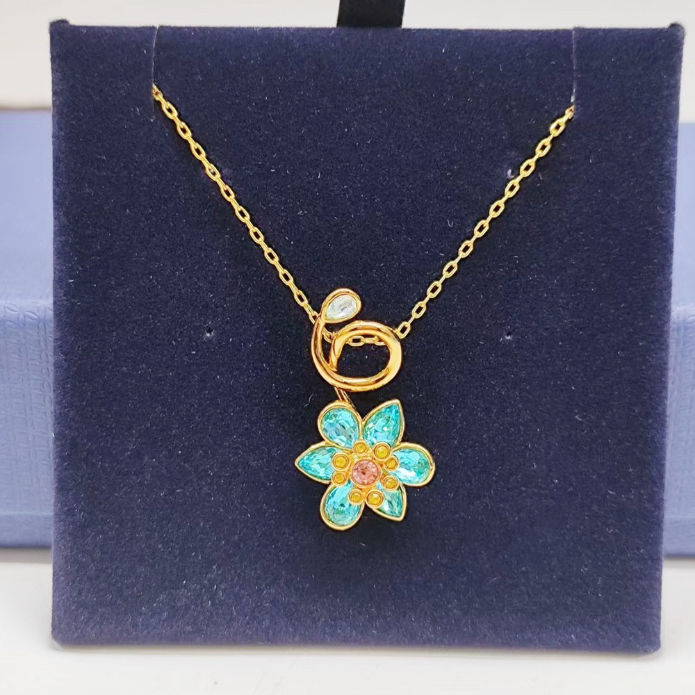 Swarovski Romantic Sweet Flower Petal Necklace