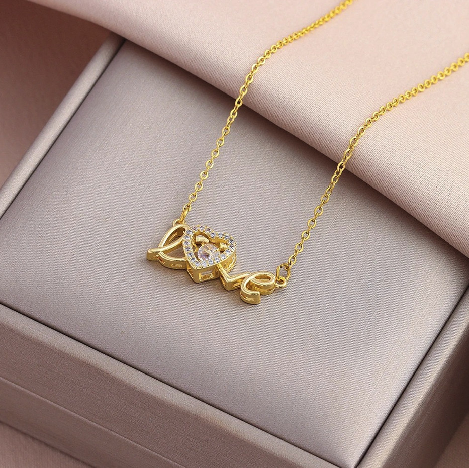 1pc Beating Heart Pendant Necklace Stainless Steel Clavicle Chain – NEW