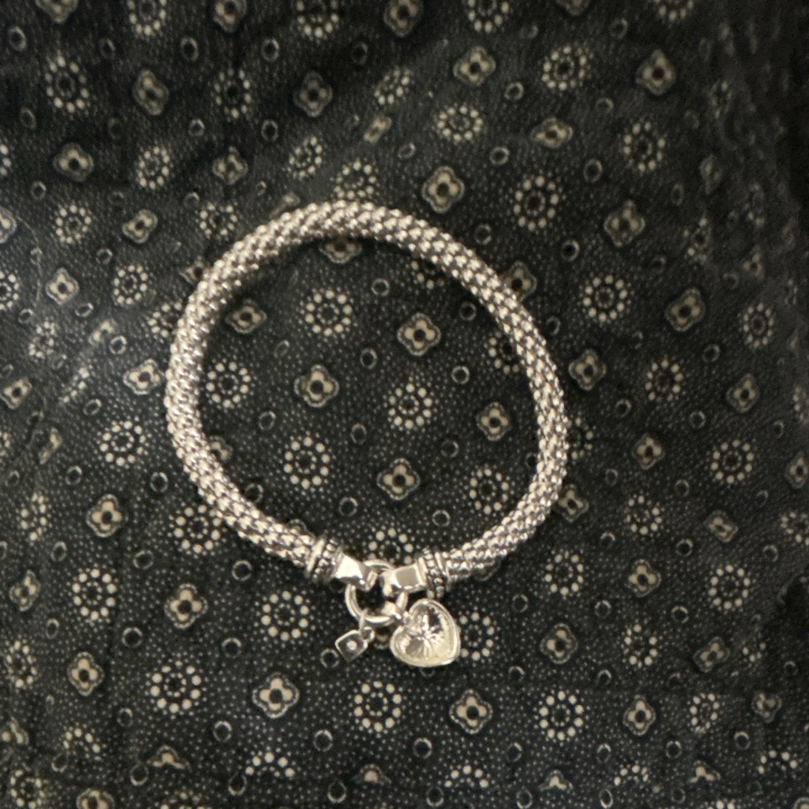 Silver Tone Mesh Chain Charm Bracelet Heart Dangle Toggle Closure Love Theme