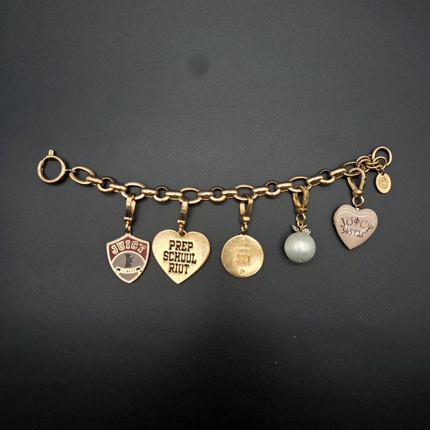 Juicy Couture Gold Tone Signed Enamel Heart Dangle Charm Bracelet 7 1/2 inch
